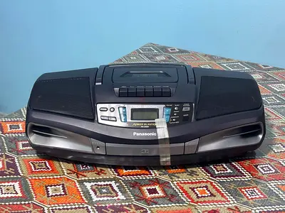 Panasonic RX-DS28 -Cassette / CD / Tuner with remote control)