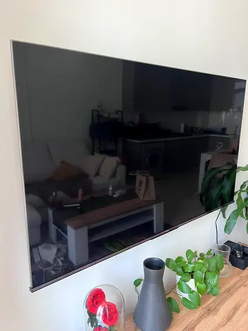 55-inch HiSense LED TV - Excellent Condition - Wall Mount