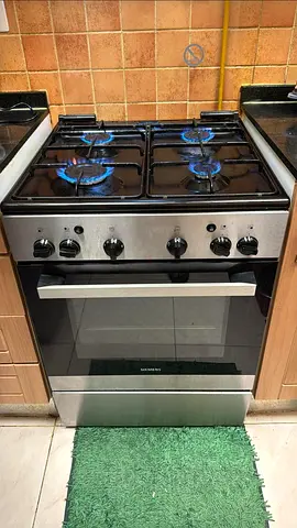 Siemens 4 Burner Gas Cooker Range size 60cm Exellent Condition