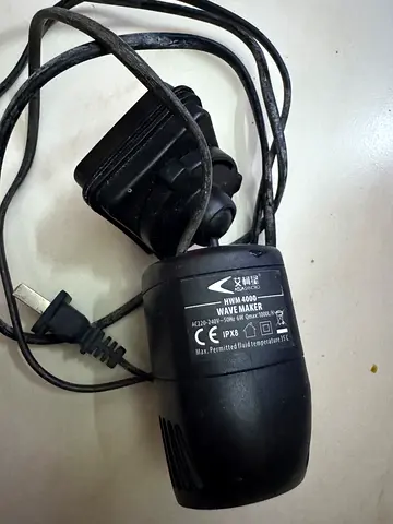 Aquarium wave maker
