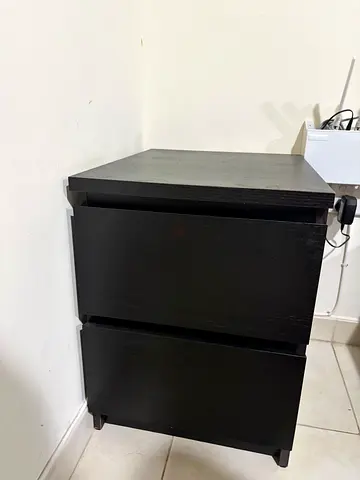 Ikea Malm bed 180x200 with 4 storage boxes, 1 bed side table and mattress