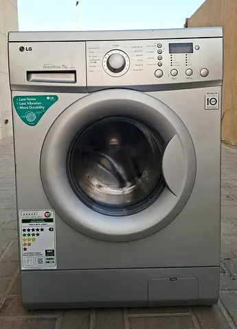 This LG 7kg inverter, working properly,  washing machine, with direct drive motor