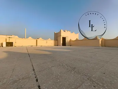 Elegant and spacious luxury 5 beds villa