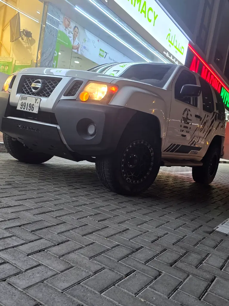 Nissan Xterra 2013 — photo 1 of 7