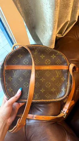 Louis vuitton vintage crossbody