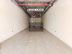 Like Brand New Lavish full Spacious shop