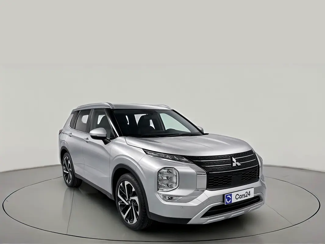Mitsubishi Outlander 2024 — photo 1 of 13