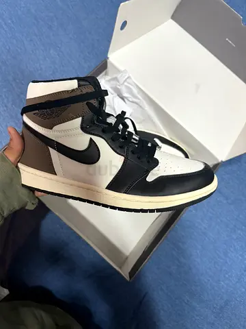 Used Air Jordan 1 Retro High OG-style sneakers, size 42 eu