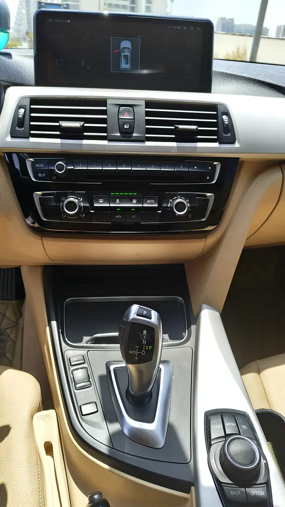 BMW 3-Series 2016 — photo 1 of 16
