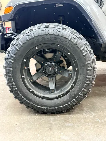 5x JEEPERS WHEELS 20” with 37” tires