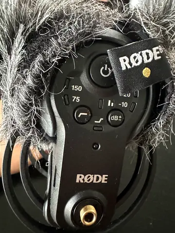 RØDE On-Camera Shotgun Microphone with Deadcat Windshield - Good Condition