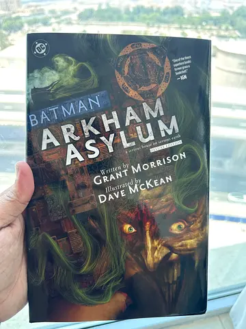 Batman: Arkham Asylum (Graphic Novel) - Grant Morrison  Dave McKean
