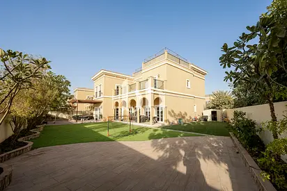 Mint Condition | Spacious Villa | On a Large Plot