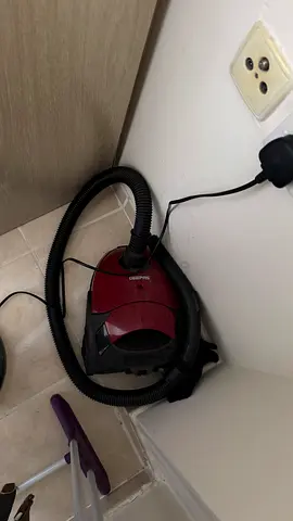 vaccum cleaner NOT IN WORKING CONDITION
