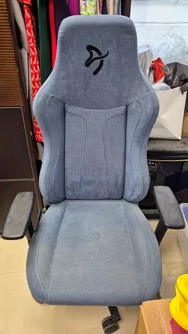 Arozzi Gaming Chair (Recliner needs fixing)