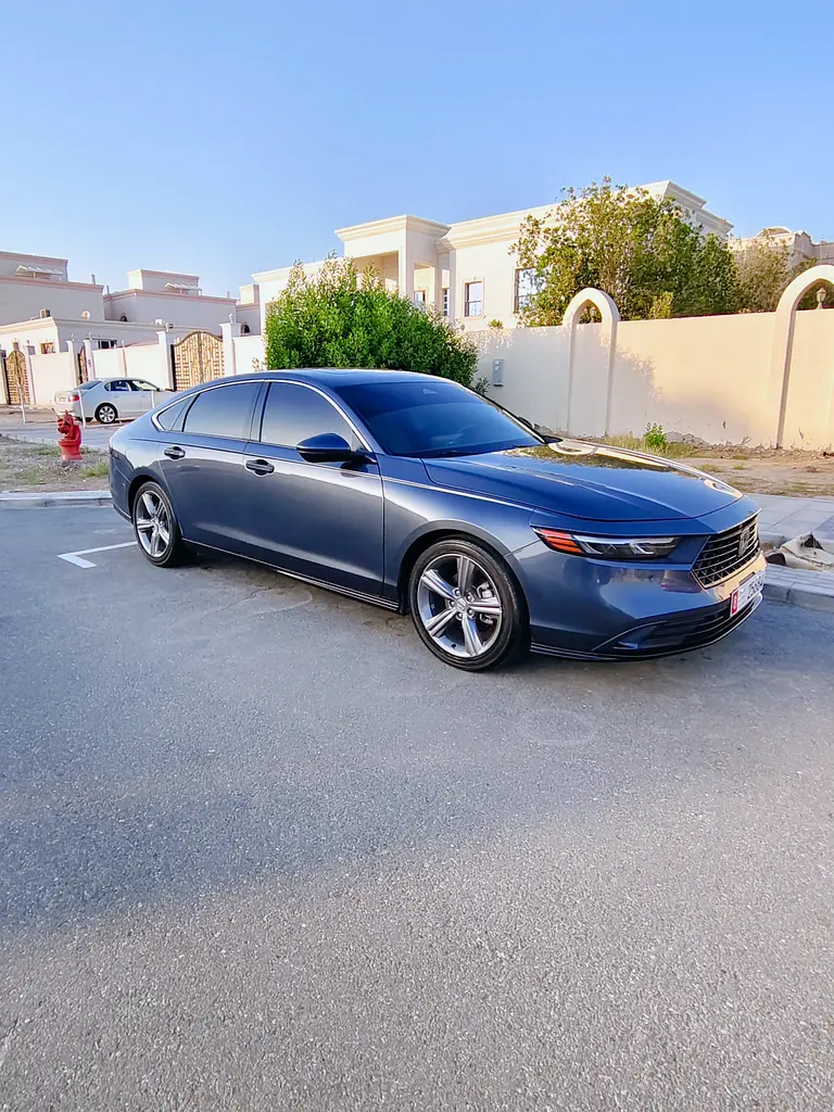 Honda Accord 2025 — photo 1 of 11