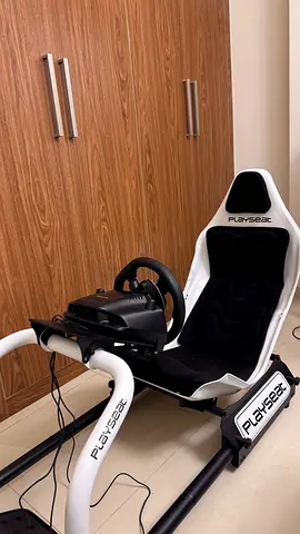 Formula 1 racing chair with steering wheele and pedals - BRAND NEW!