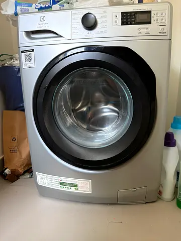 Electrolux (Model: EWF8241SS5 Bought March 2025) front load washer - 8kg, Silver, good condition