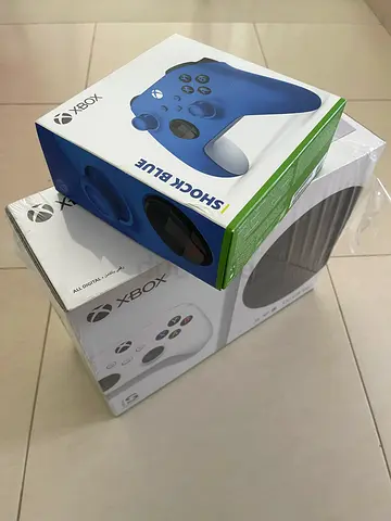 Xbox Series S w/ 2 Controllers
