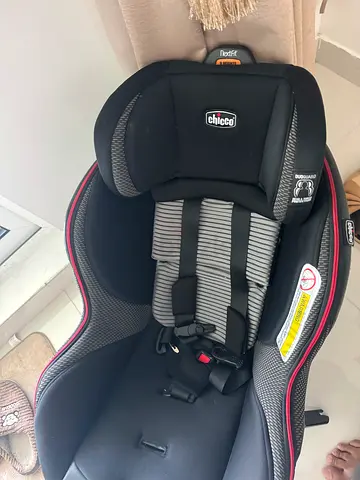 Chicco Baby Car Seat – Excellent Condition