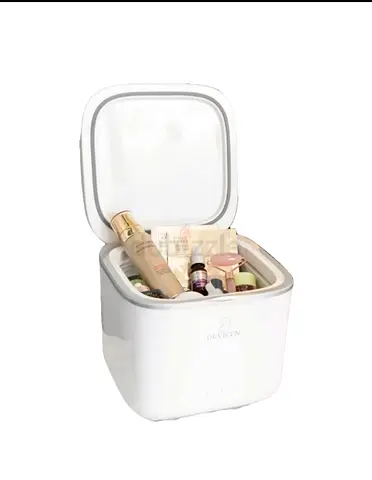 Portable UV Sterilizer Box / Beauty Tool Cleaner - Compact for Skincare  Accessories