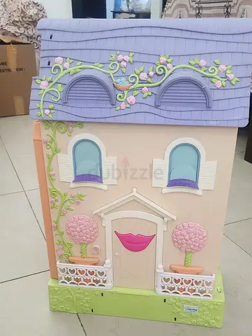Little Girls Playhouse Dollhouse - Plastic Cottage Playset