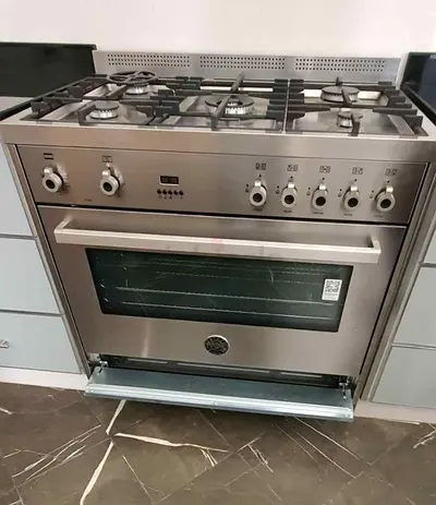 Bertozonia 90 cm top Gass oven electric cooker stove slightly used