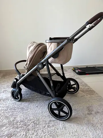 Lightweight 3-in-1 Travel Stroller with Bassinet - Beige