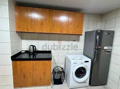Spacious private room ready to move in from 1 st June for Indian married family without kids