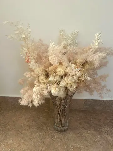 Large Neutral Dried Flower Arrangement in Glass Vase