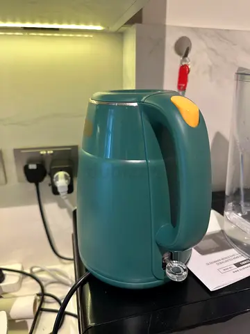 Electric Kettle in Teal Blue