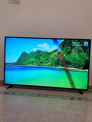 58 PHILIPS Smart TV high picture Quality wifi Google Netflix HDMI audio video Table mount