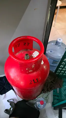 Medium Red LPG Gas Cylinder - Good Condition