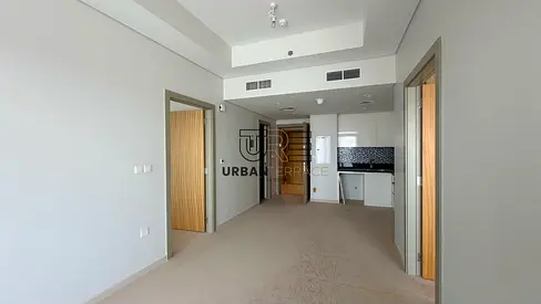 HIGH FLOOR SPACIOUS UNIT | PRIME LOCATION