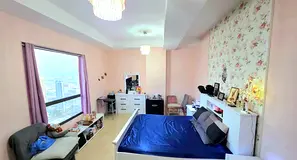 Master bedroom in front of Tram