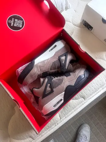 Jordan 4 Taupe Haze 9.5US
