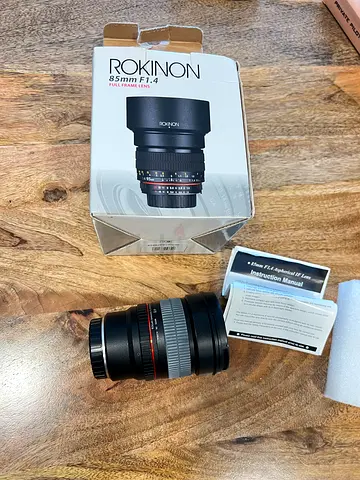 Brand new Samyang rokinon 85mm f/1.4 manual focus for FUJIFILM