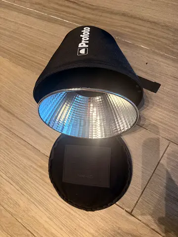 Profoto Magnum Reflector with Soft Case - Good Condition