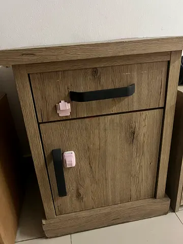 Wooden Nightstand/Bedside Cabinet
