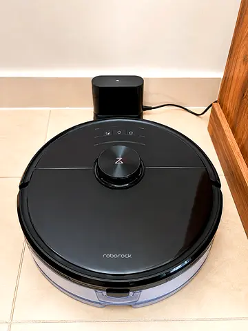 Roborock S6 MaxV Robot Vacuum with Dock - Great condition