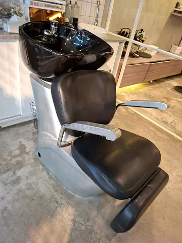 Used Salon Shampoo Backwash Chair with Black Basin