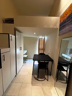 Half Master Bedroom Near Gardens Metro