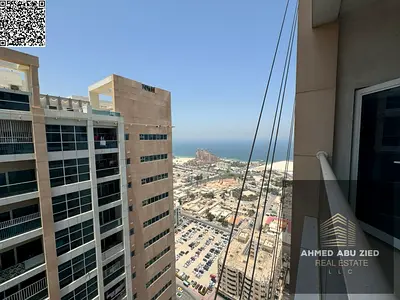 شقة شبه مفروشة بغرفتي نوم رئيسيتين - صالة رياضية - مسبح - موقف سيارات - حديقة - خزائن ملابس - مساحة واسعة - قريبة للكورنيش - قريبة للشارقه