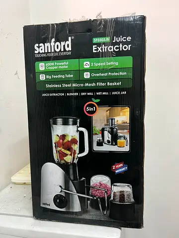 Sanford 5-in-1 Juice Extractor and Blender (used, complete set)