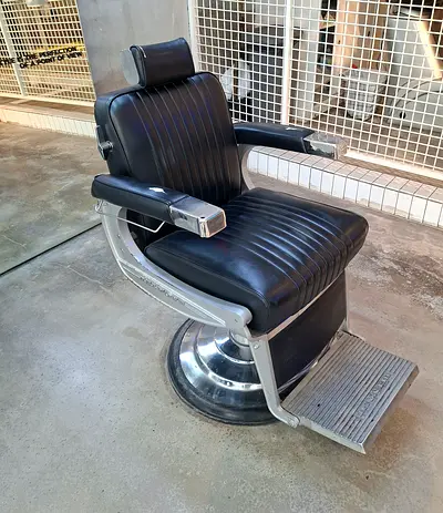 Classic Vintage Barber Belmont Chair - Leather Upholstery, Hydraulic Base