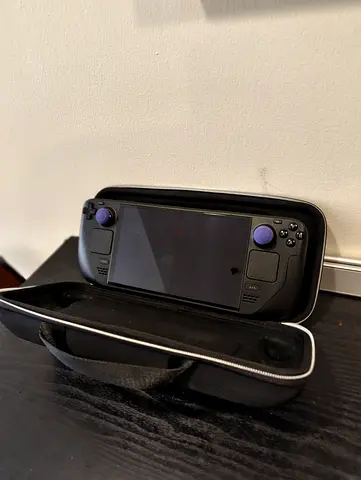 Steam Deck Oled 512GB with carry case - perfect condition