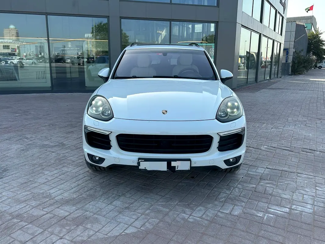 Porsche Cayenne 2017 — photo 1 of 17