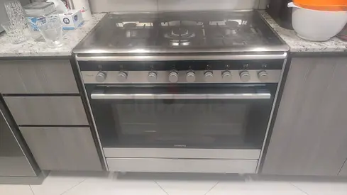 Siemens Brand 5 Burner Full Gas cooker 90cm