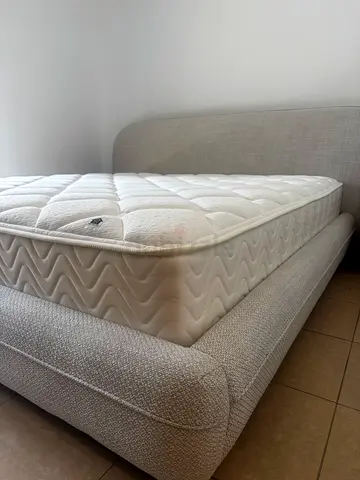 King Bed (180x200 cm ) +  Mattress - Home Center