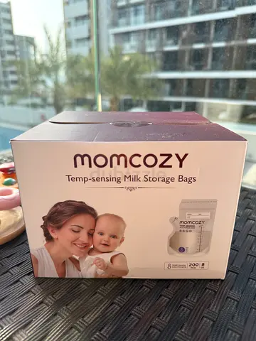 Momcozy Temp-Sensing Milk Storage Bags (8 oz, 200 pcs) - Brand New and Sealed
